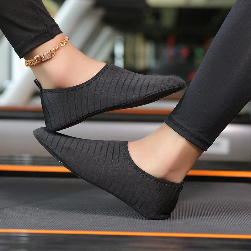 Men/Women Water Shoes for Outdoor Terrain